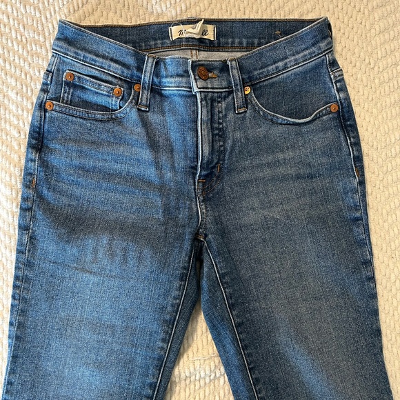 Madewell Mid Rise Kick Out Crop - Picture 3 of 4